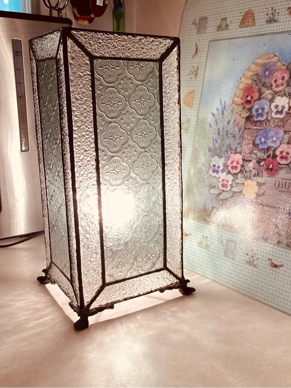 Exquisite Footed Ambiance Lamp